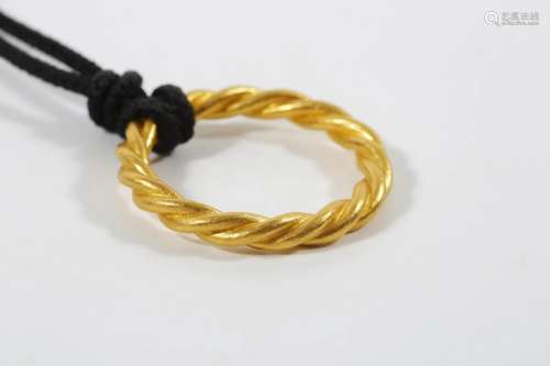 Pure Gold Ring with Twisting Wires
