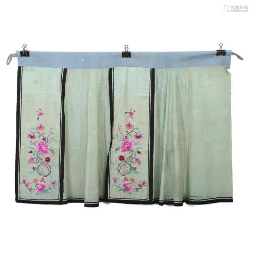 Light Green Satin Pleated Skirt with Flat Embroidery