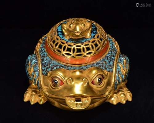 Qing Qianlong year pine green glazed gold hollow gold
