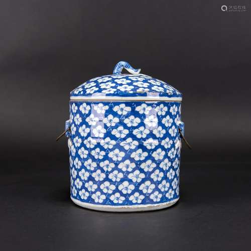 A CHINESE BLUE AND WHITE 'PRUNU' JAR AND COVER