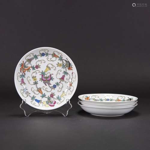 A GROUP OF 4 'FLOWER AND BUTTERFLY' DISHES