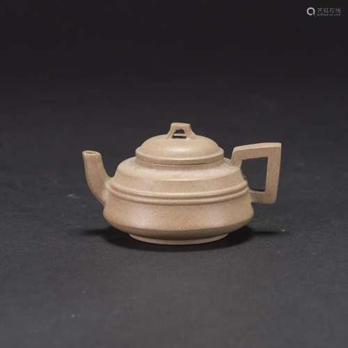 A CHINESE ZISHA TEAPOT