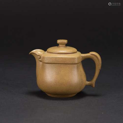 A CHINESE ZISHA TEAPOT