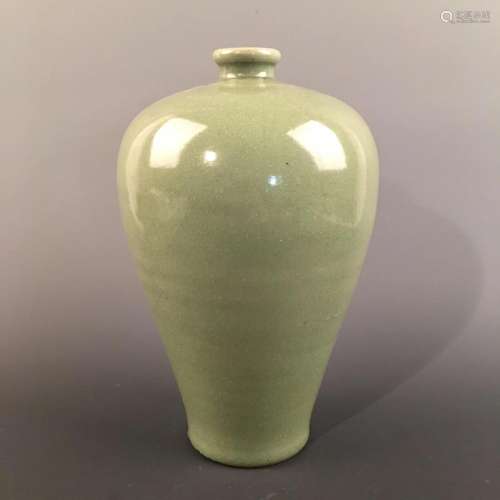 Chinese Longquan Kiln Meiping Vase