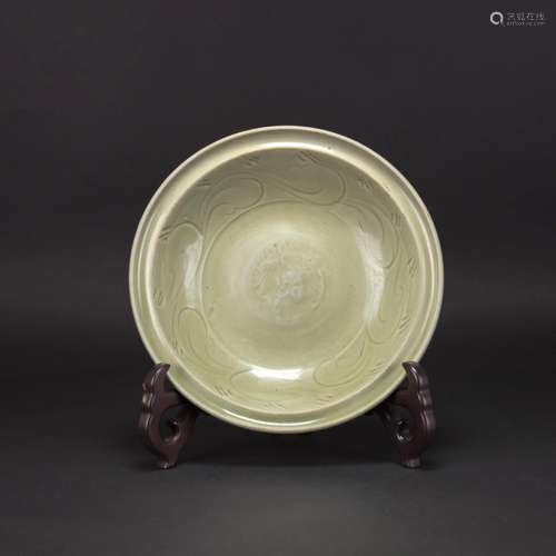 A CARVED LARGE CELADON DISH WITH WOODEN STAND