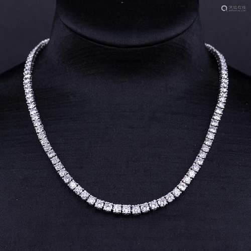 DIAMOND NECKLACE 18KT W/ AIGL CERTIFIED