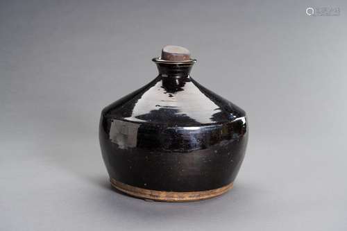 A LARGE HENAN BLACK-GLAZED BOTTLE, SONG DYNASTY