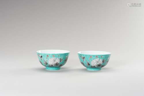 A PAIR OF TWO TURQUOISE-GROUND ‘DAYAZHAI’ BOWLS