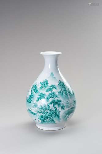 AN APPEALING PORCELAIN VASE, YUHUCHUNPING