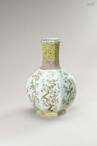 A LARGE FAMILLE ROSE OCTAGONAL PORCELAIN VASE