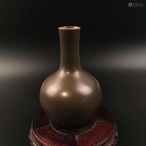 Chinese Tea Dust Porcelain vase
