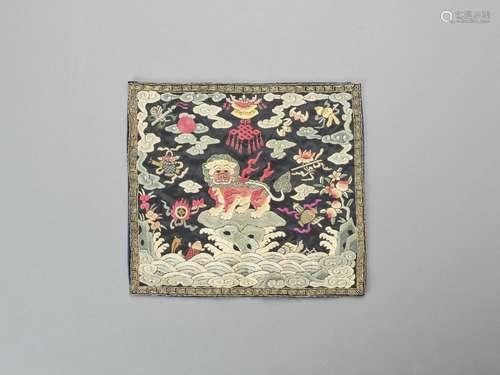 AN EMBROIDERED SILK RANK BADGE, BUZI, QING