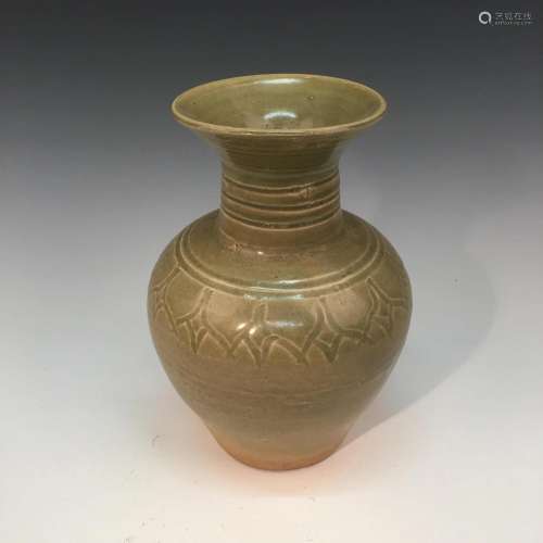 Chinese Celadon Glzed Vase