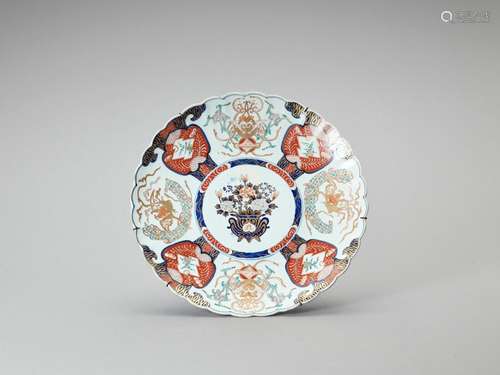 AN IMARI PORCELAIN CHARGER