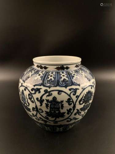 Chinese Blue and White Porcelain Dragon Jar