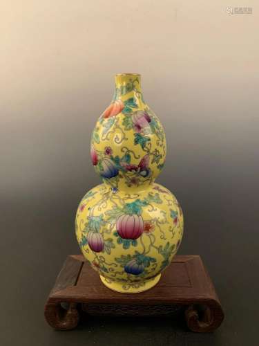 Chinese Famille Rose Double Gourd Bottle