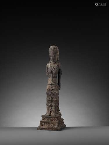 A TERRACOTTA FIGURE OF A FEMALE DEITY, MAJAPAHIT