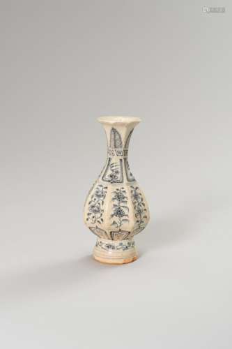 AN ANNAMESE BLUE AND WHITE OCTAGONAL VASE