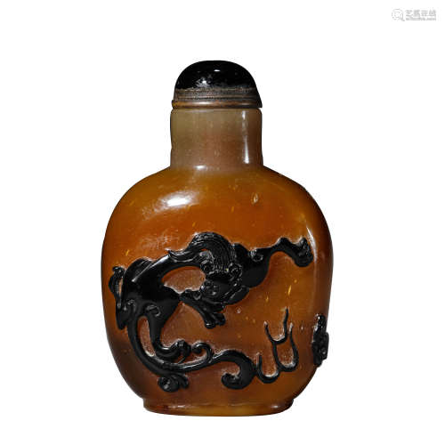 Carved Agate Chilong Snuff Bottle
