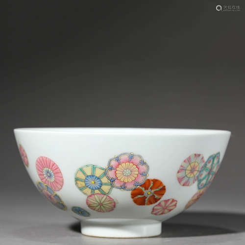 Famille Rose Chrysanthemum Bowl