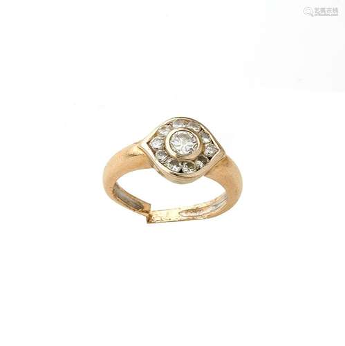 Bague en or jaune satiné 18K (750/°°), plateau stylisé, cent...