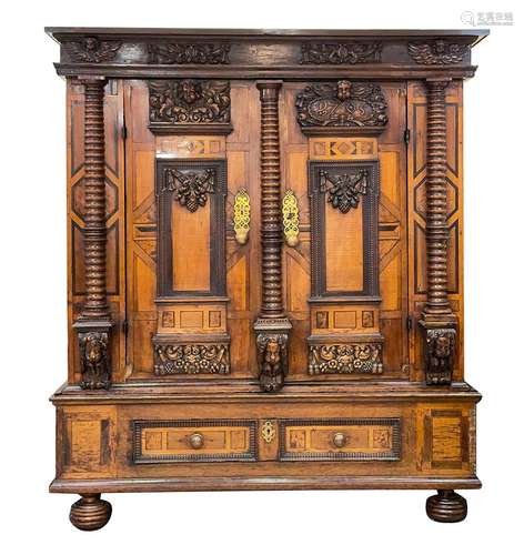 Grande armoire alsacienne en noyer et marqueterie de bois cl...