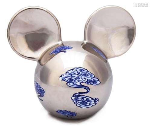 LI LIHONG (1974) MICKEY CHINA (Silver), 2013 Céramique versi...