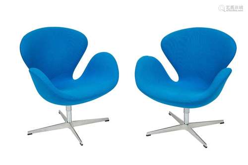 Arne JACOBSEN (1902-1971) Fritz HANSEN Editeur Paire de faut...