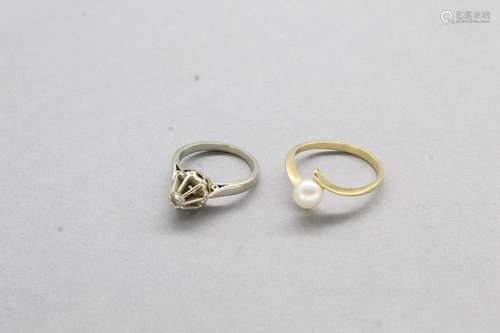 Lot composé d'une bague solitaire en or gris 18K (750) o...