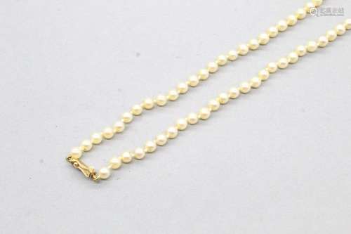 Collier de perles choker de culture, fermoir en or jaune 18k...