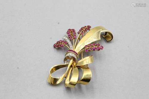 Broche gerbe en or jaune 18k (750) et platine stylisant un n...