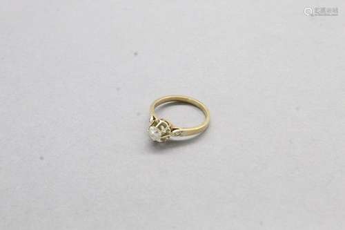 Bague solitaire en or jaune 18k (750) ornée d'un diamant