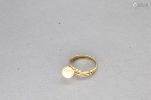 Bague en or jaune 18k (750) ornée d'une perle fantaisie