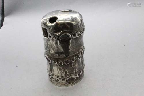 HERMÈS 
Briquet de table en argent, modèle "Bambou"...