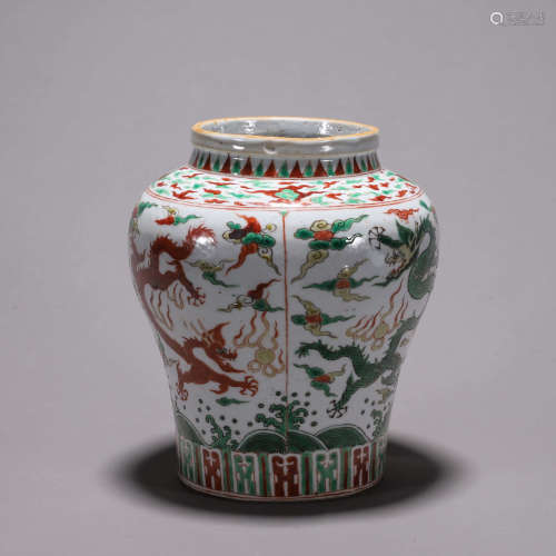 A multicolored cloud and dragon porcelain jar