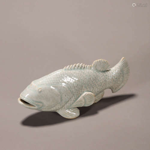 A Hutian kiln porcelain fish ornament