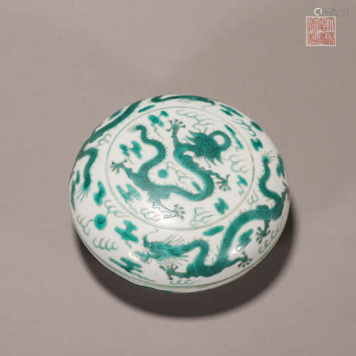 A famille rose green glazed cloud and dragon porcelain box
