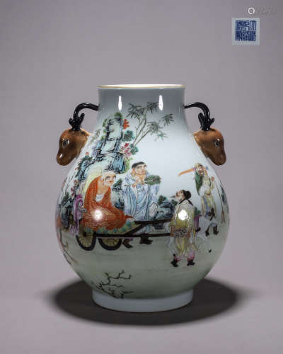 A famille rose porcelain zun with deer shaped ears