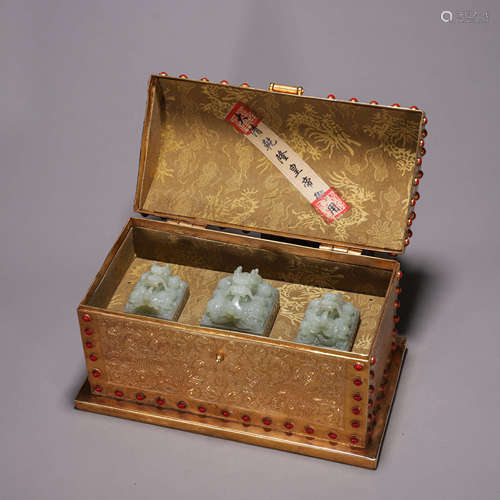 A set of gilding copper Hetian jade dragon seals