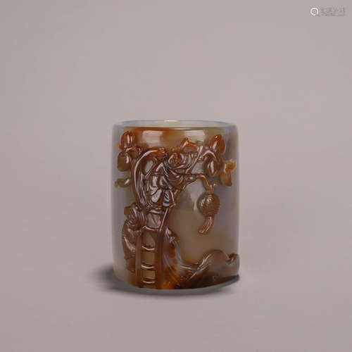 An agate snuff bottle