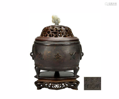 清早期 铜杂宝纹铺首三足炉（带红木盖、红木座）