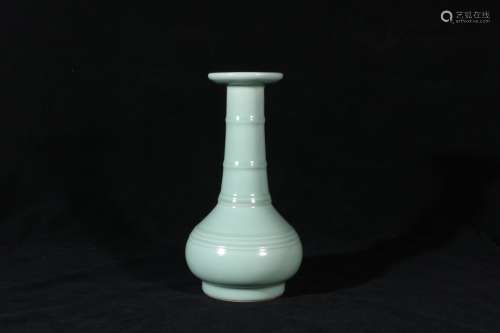 LongQuan Kiln Vase with Grain