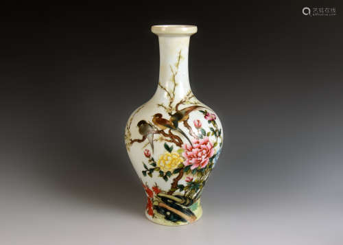 Famille Rosed Vase with Flower and Bird Design from Qing