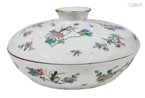 Fine Qing Dynasty Porcelain Sweetmeat Box