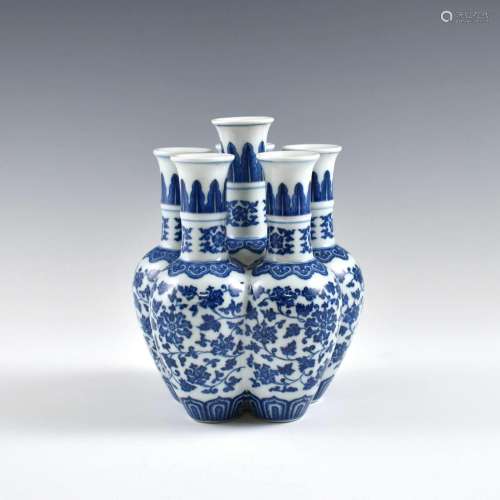 QING BLUE & WHITE WRAPPED FLORAL CONJOINED VASE
