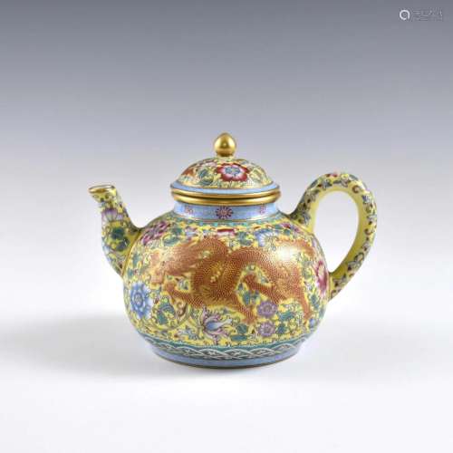 QING RED DRAGON OVER FAMILLE JAUNE TEA POT