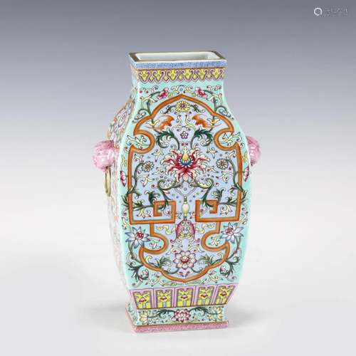 CHINESE QIANLONG FAMILLE ROSE VASE