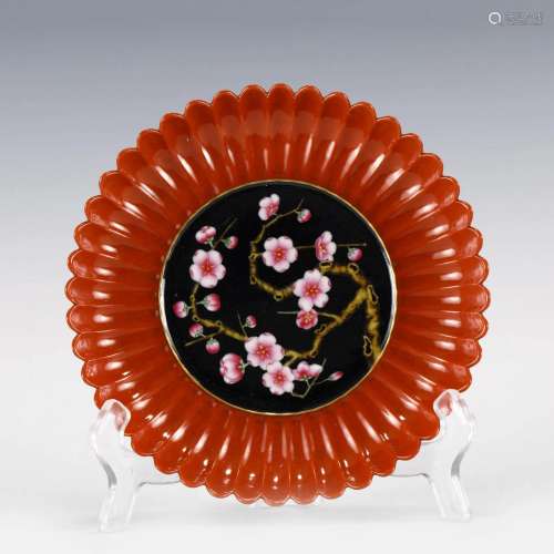 CHINESE QIANLONG CORAL RED & BLACK PLUM BLOSSOM PLATE