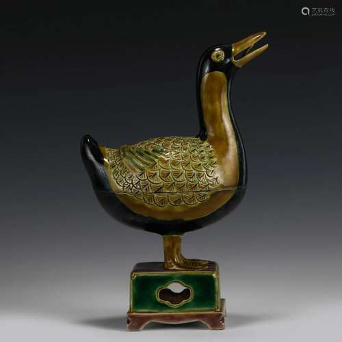 DUCK EFFIGY PORCELAIN INCENSE BURNER