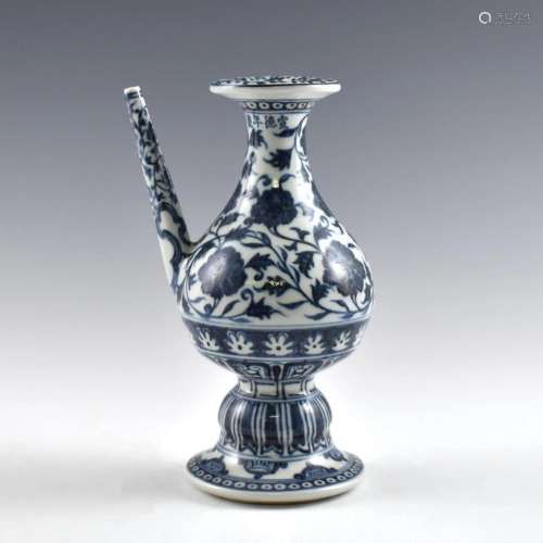 CHINESE BLUE AND WHITE CEREMONIAL WINE JUG